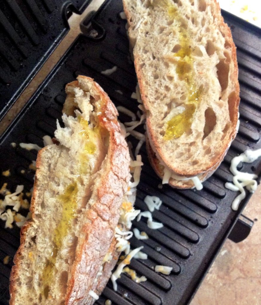 11.10_grilled-cheese-tomato-soup5